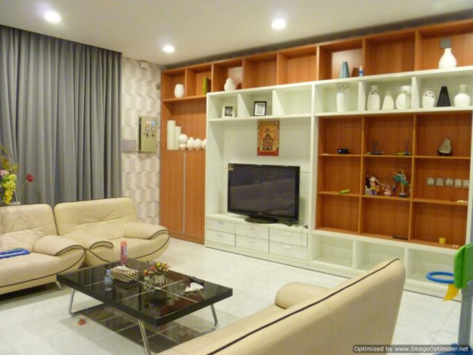 5 Bedroom Villa in Tonle Bassac