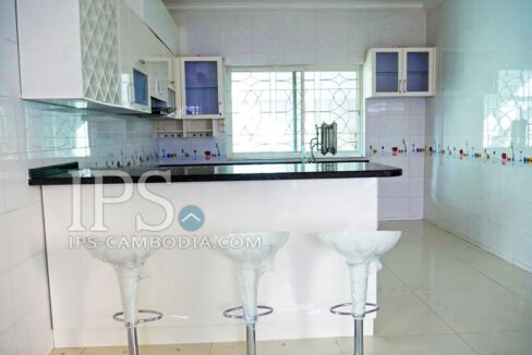170512001153d6cf-ips-five-bedroom-villa-in-phnom-penh-tonle-bassac-1452222266-P1060353