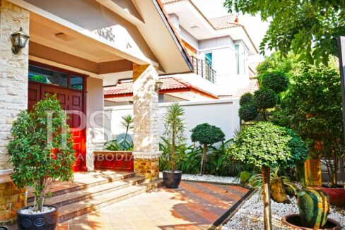 Villa in Phnom Penh For Rent - Five Bedroom