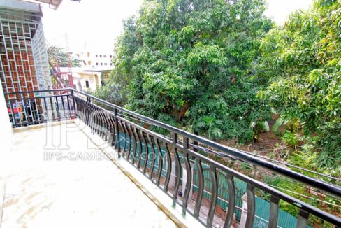 Townhouse for rent in Phnom Penh -Tonle Bassac-Three Bedrooms