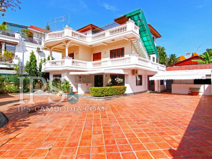 Seven Bedroom Villa in Tonle Bassac For Rent
