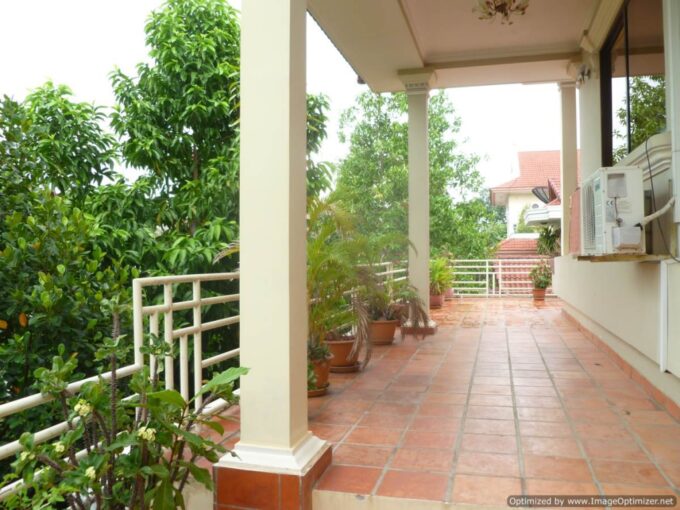 Apartment for rent in Daun Penh near Kandal Market