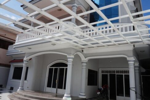Seven Bedroom Villa for rent in Phnom Penh - Perfect Location