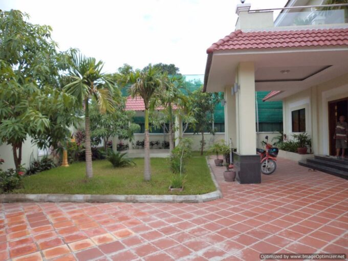 5 Bedroom Villa in Toul Kork