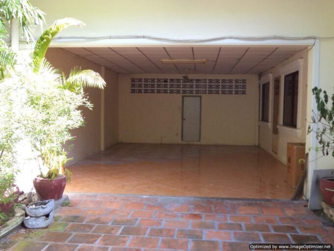 3 Bedroom Villa in BKK1