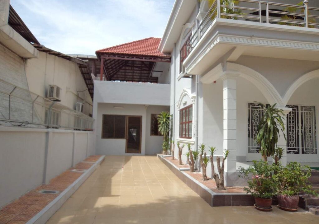 4 Bedroom Villa in Daun Penh