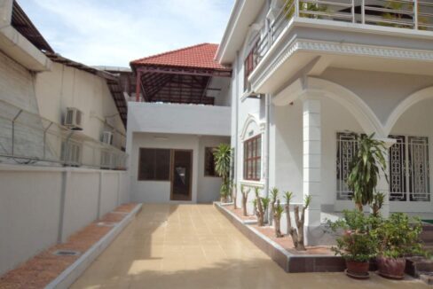 4 Bedroom Villa in Daun Penh