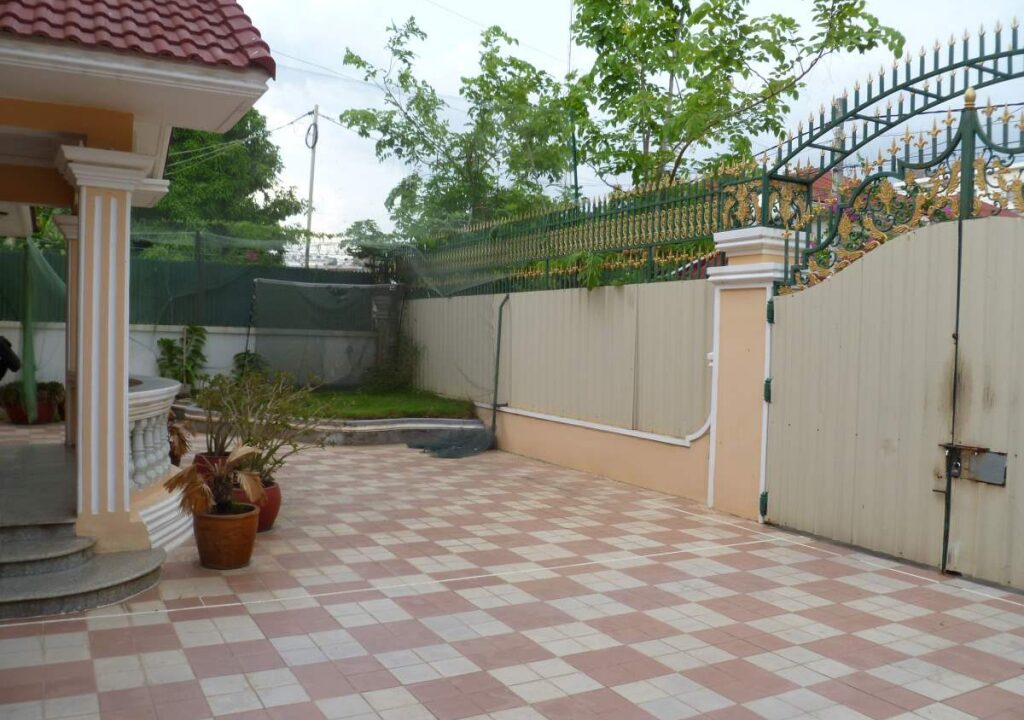 6 Bedroom Villa in Tonle Bassac