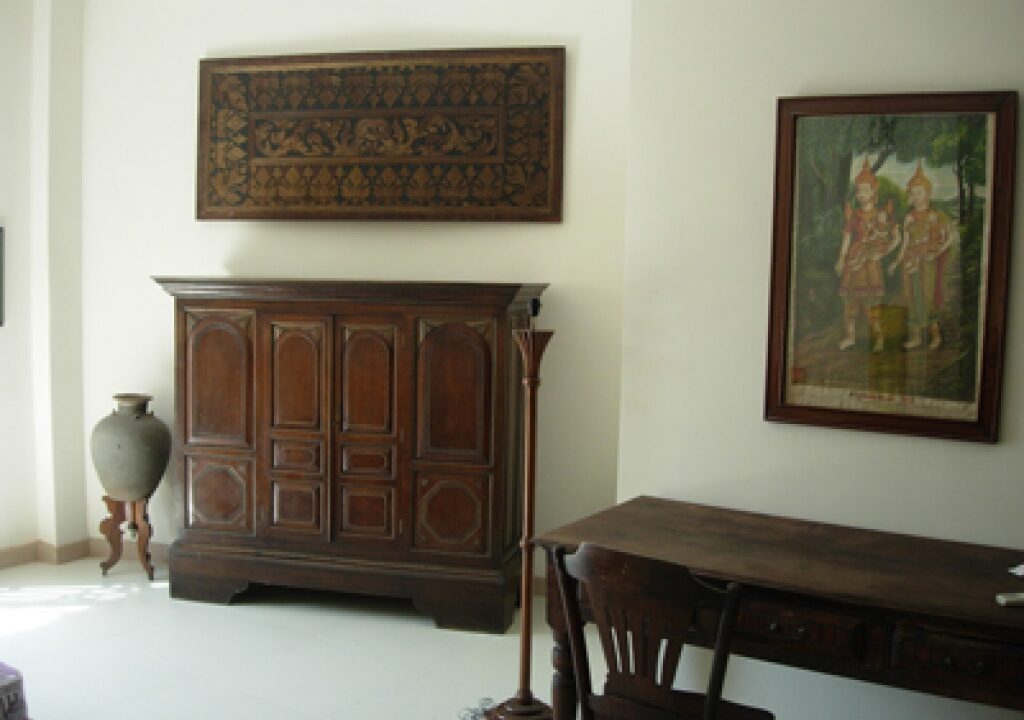 4 Bedroom Apartment In Daun Penh