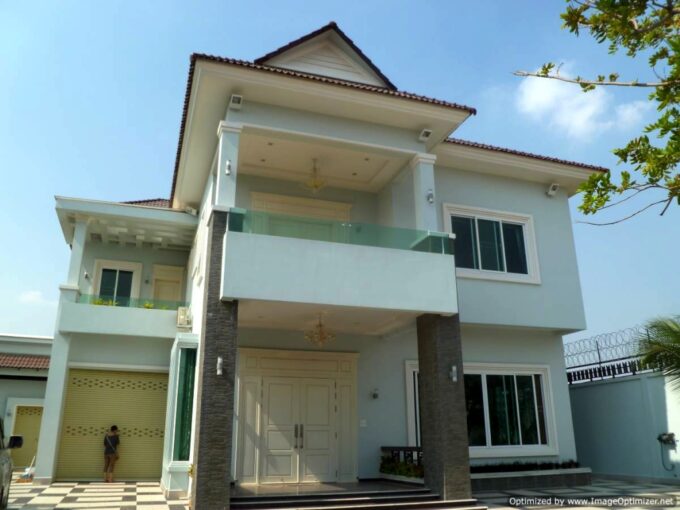 5 Bedroom Villa in Sen Sok