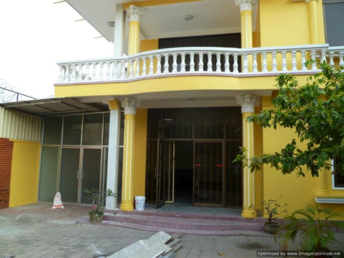 5 Bedroom Villa in Boeung Trabek