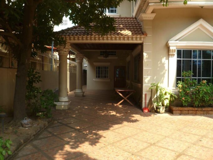 5 Bedroom Villa in BKK1