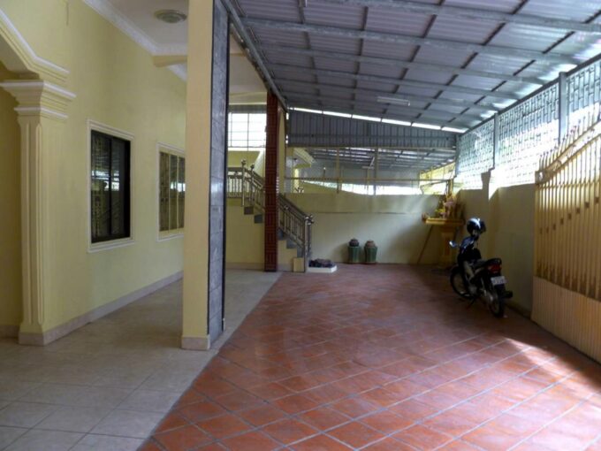 5 Bedroom Villa in Daun Penh