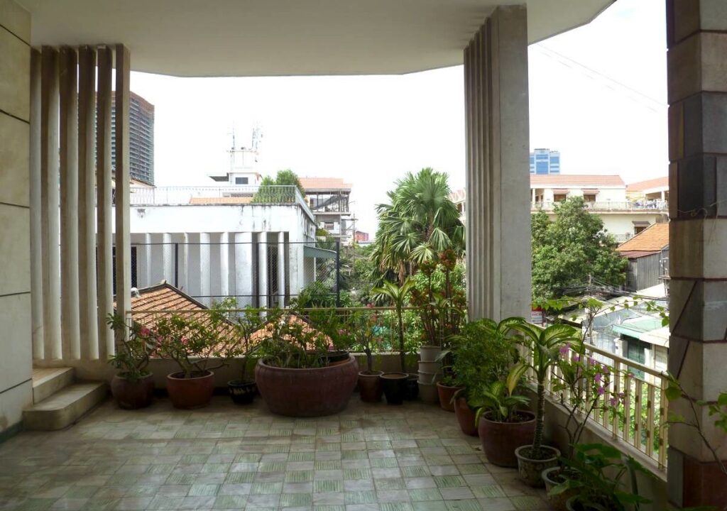 2 Bedroom Apartment in Daun Penh