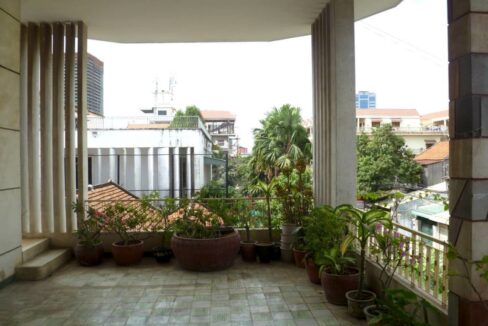 2 Bedroom Apartment in Daun Penh