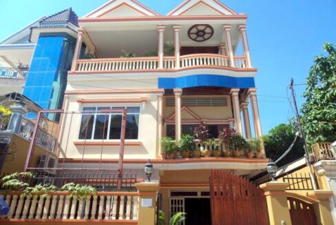 4 Bedroom Villa in Boeung Trabek