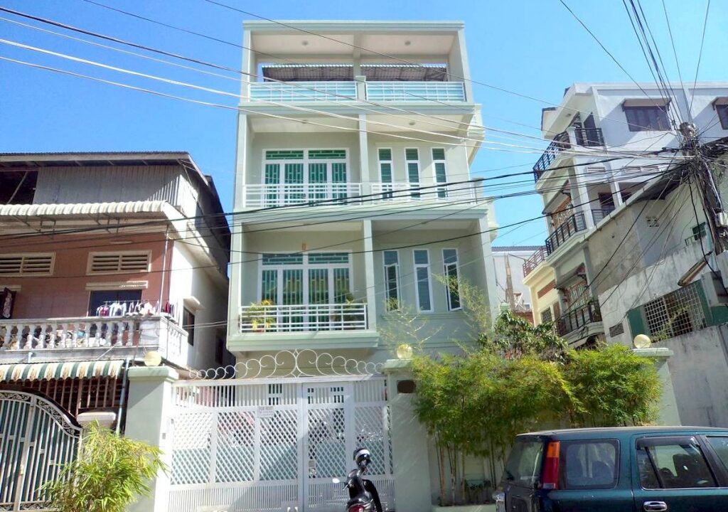 3 Bedroom Apartment For Rent - Toul Tom Poung