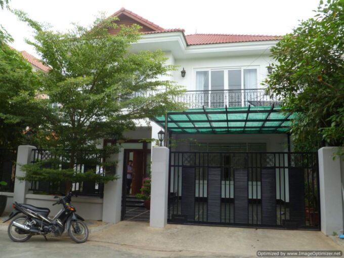 3 Bedroom villa in Tonle Bassac