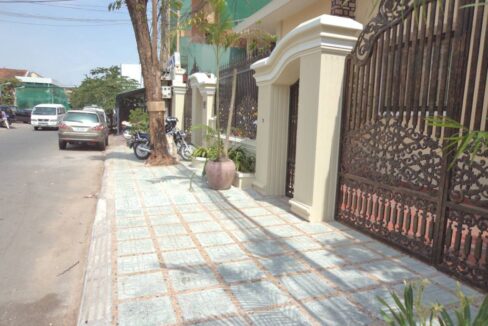 6 Bedroom Villa in Daun Penh