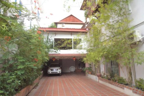 2 Bedroom Apartment in BKK1