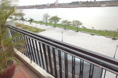 1 Bedroom Riverside Apartment