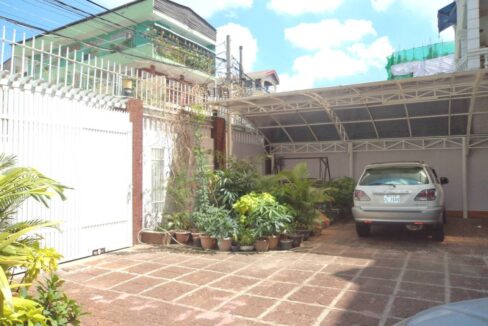 3 Bedroom Apartment in Daun Penh