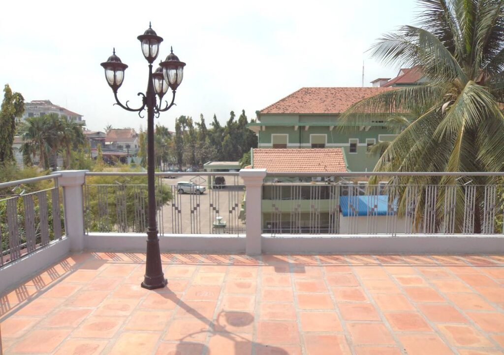 4 Bedroom Apartment in Wat Phnom
