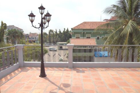 4 Bedroom Apartment in Wat Phnom