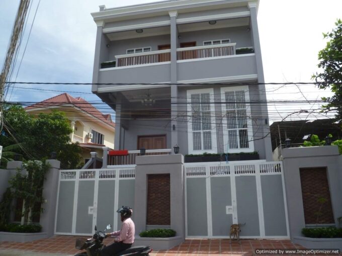 Commercial Building in Boeung Tumpun