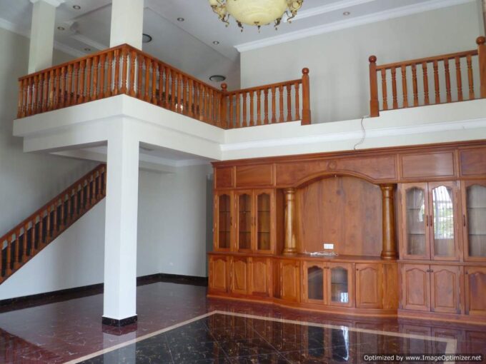 9 Bedroom Villa in Boeung Tumpum