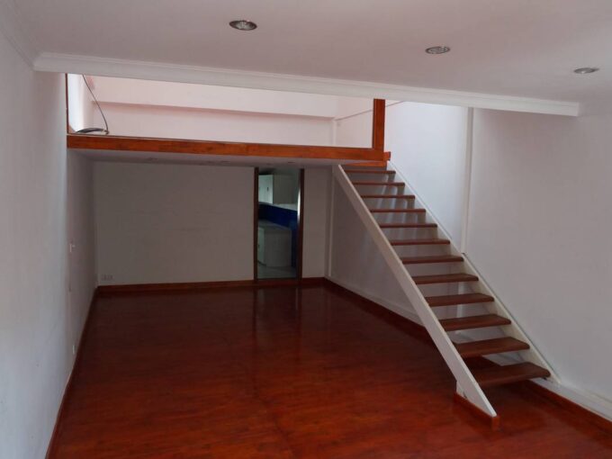 Shopfront Property in Daun Penh