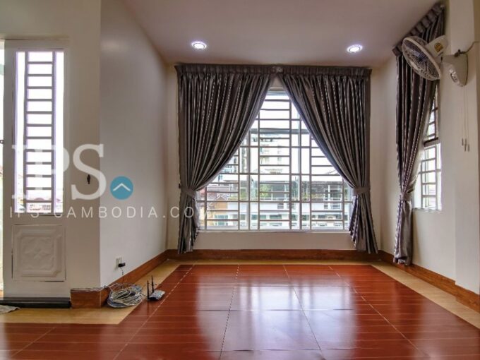 3 Bedroom Apartment for Rent - Russian Market