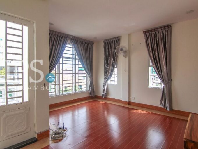 3 Bedroom Apartment For Rent - Toul Tom Poung