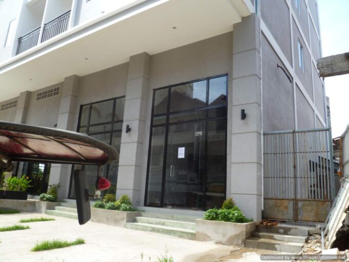 Shopfront Property in Daun Penh
