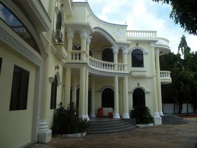 Commercial Building in Tonle Bassac