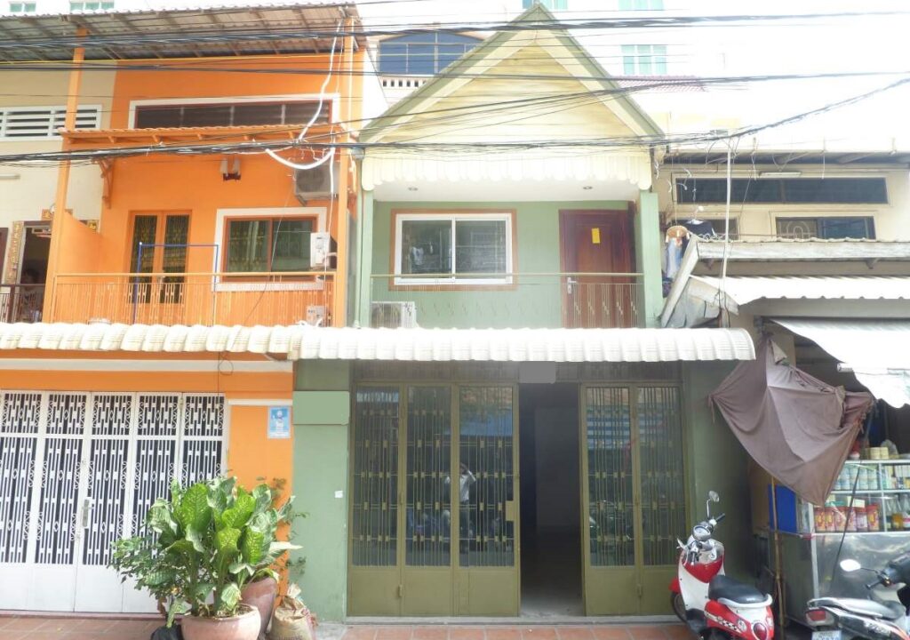 Shopfront Property in 7Makara