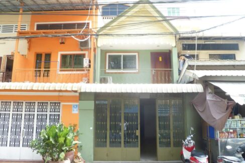 Shopfront Property in 7Makara