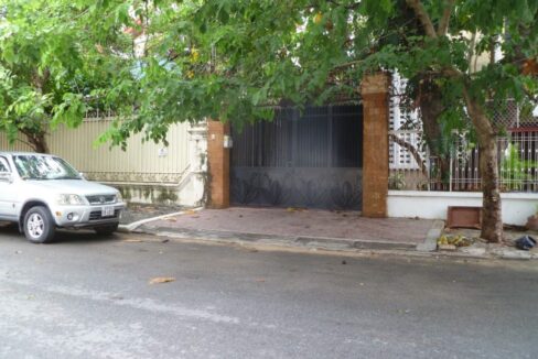 2 Bedroom Apartment in Daun Penh