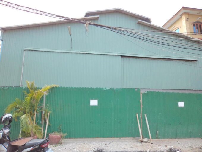 Warehouse in Psar Doeum Thkov