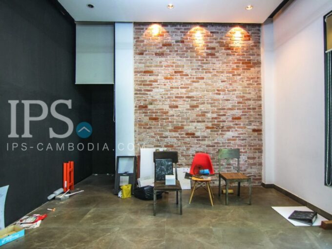 Wat Phnom Commercial Office Space for Rent - 256 sqm.
