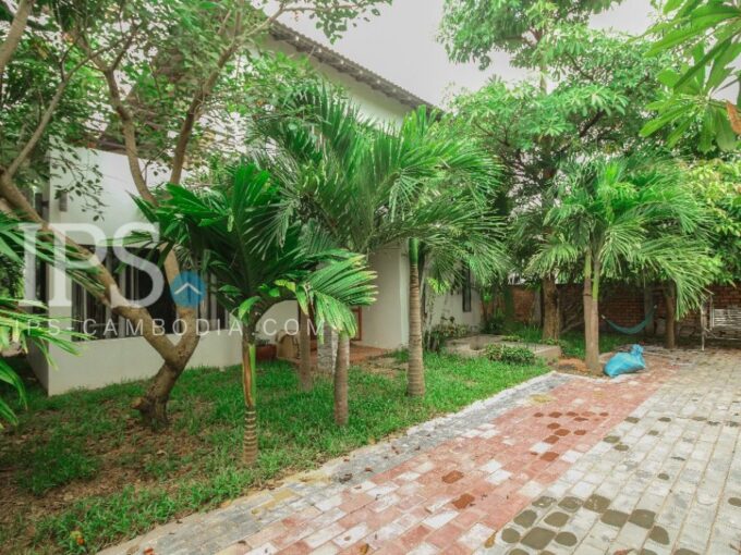 5 Bedrooms Villa for Rent in Siem Reap