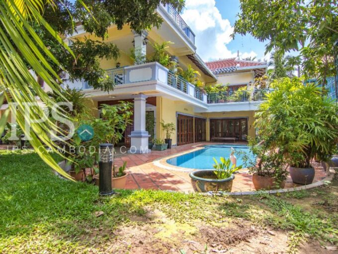 6 Bedrooms Colonial  Villa For Sale - Tonle Bassac- Phnom Penh