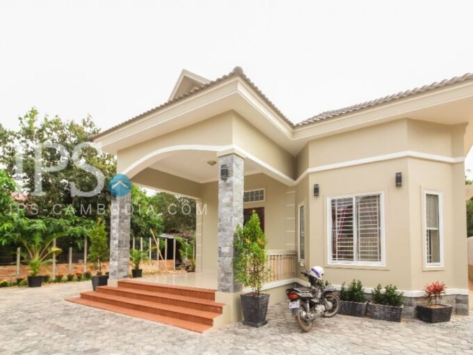 2 Bedroom Villa For Rent - Sla Kram