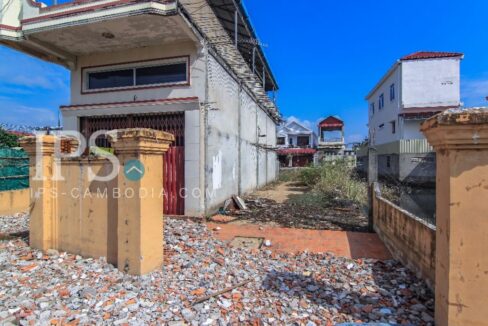 200 m2 Land and House for Sale - Chbar Ampov