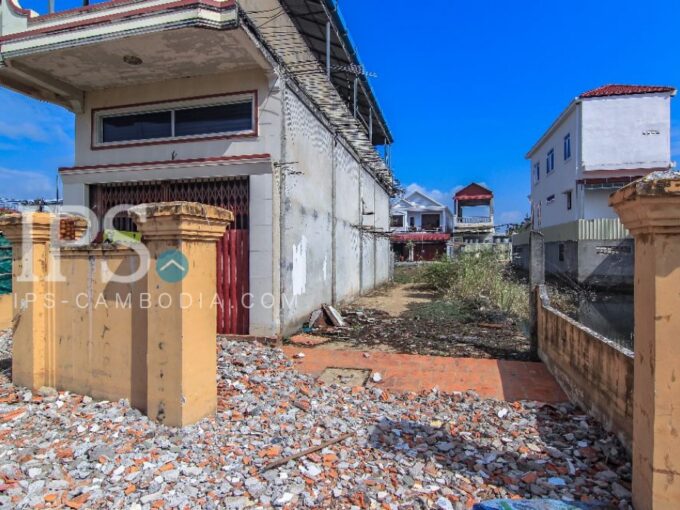 200 m2 Land and House for Sale - Chbar Ampov