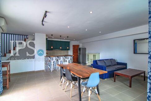 Duplex 3 Bedroom Apartment for Rent Near Riverside