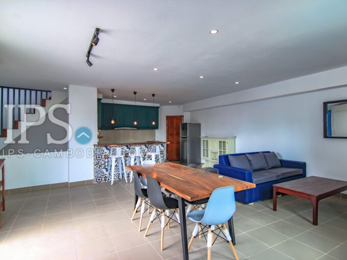 Duplex 3 Bedroom Apartment for Rent Near Riverside