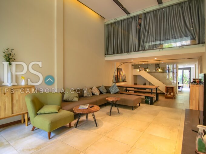 4 Bedrooms Townhouse For Rent - Toul Tum Poung