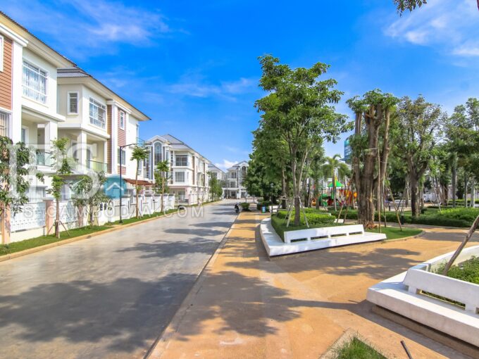 4 Bedroom Link House For Rent - Phnom Penh Thmey