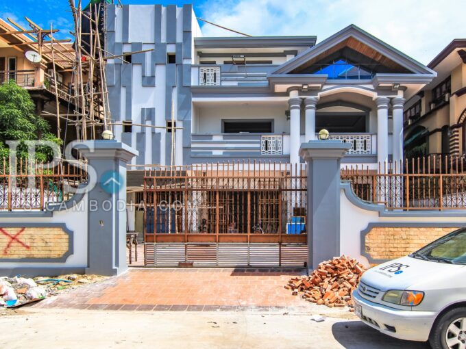 469 sqm Land and Villa For Sale - Phsar Derm Thkov